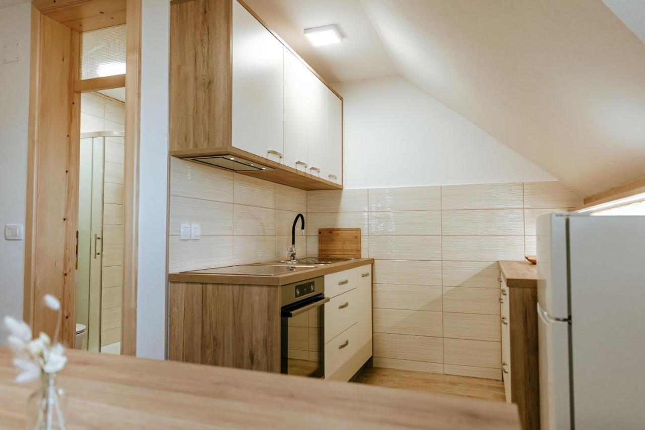 Apartments Cenda Zelezniki Eksteriør billede