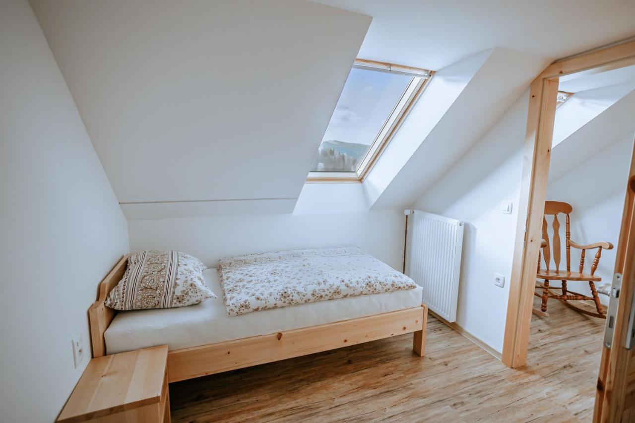 Apartments Cenda Zelezniki Eksteriør billede