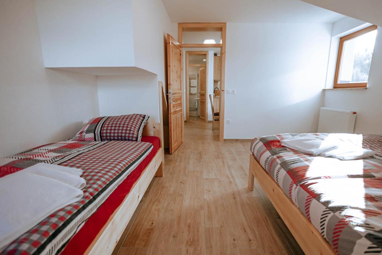 Apartments Cenda Zelezniki Eksteriør billede