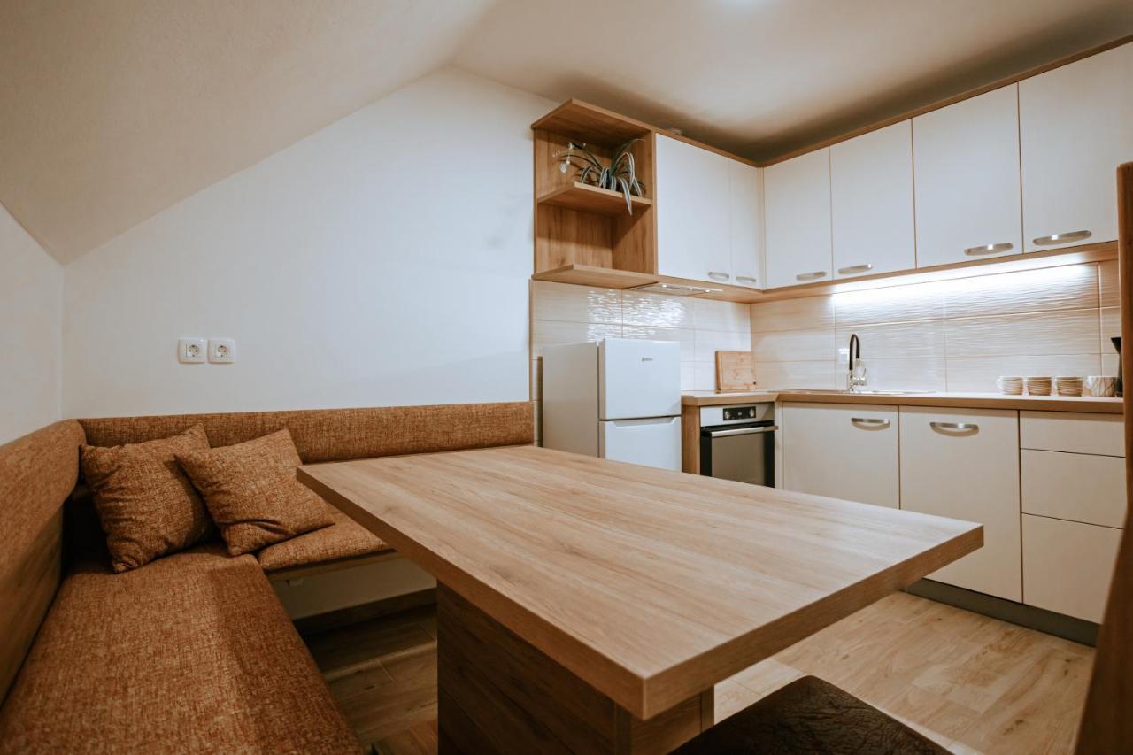 Apartments Cenda Zelezniki Eksteriør billede